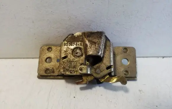 Opel Tigra A Tailgate/trunk/boot lock/catch/latch 90387848