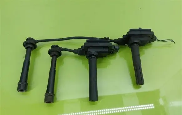 Suzuki Swift I High voltage ignition coil 83E153301623