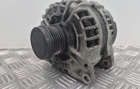 Mercedes-Benz A W176 Generator/alternator A0009060022 0125711030