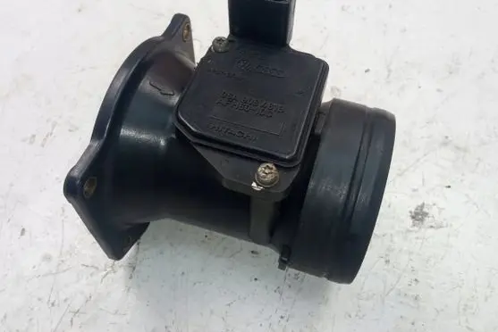 Volkswagen Bora Mass air flow meter HITACHI06A906461B