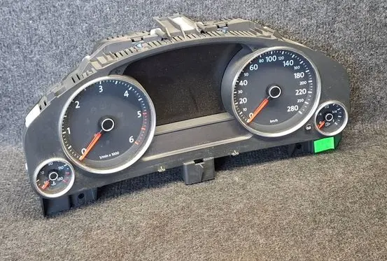Volkswagen Touareg II Speedometer (instrument cluster) 7P6920880P 0263677026