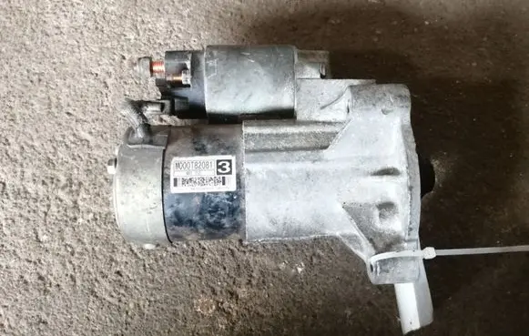 Citroen C5 Starter motor M000T82081