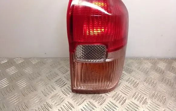 Toyota RAV 4 (XA20) Rear/tail lights