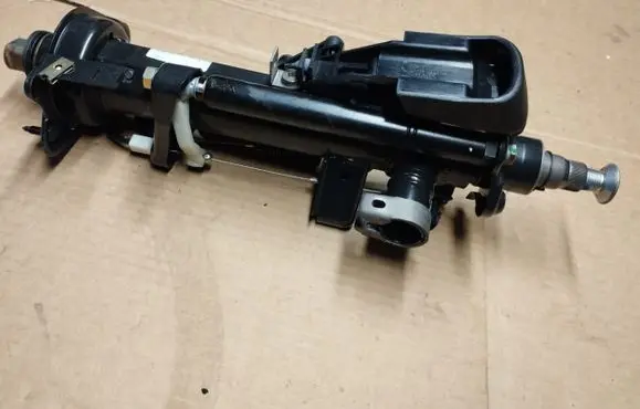 Chrysler Crossfire Steering wheel axle A1704600716