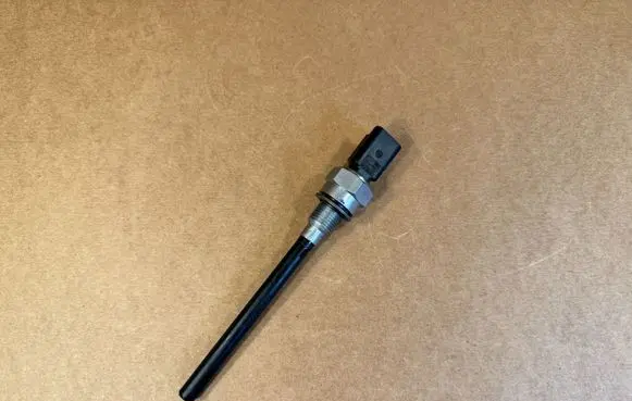 Jaguar XF X250 Oil level sensor LR001368
