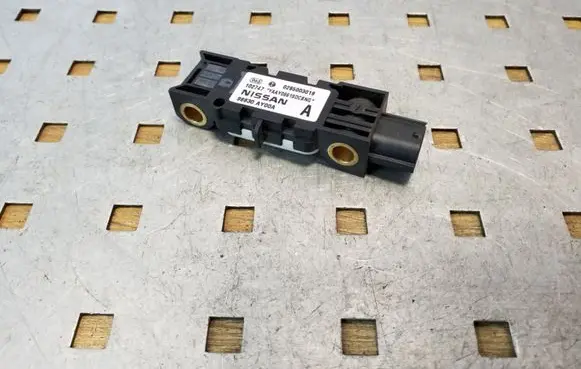 Nissan Note (E11) Airbag deployment crash/impact sensor 0285003019