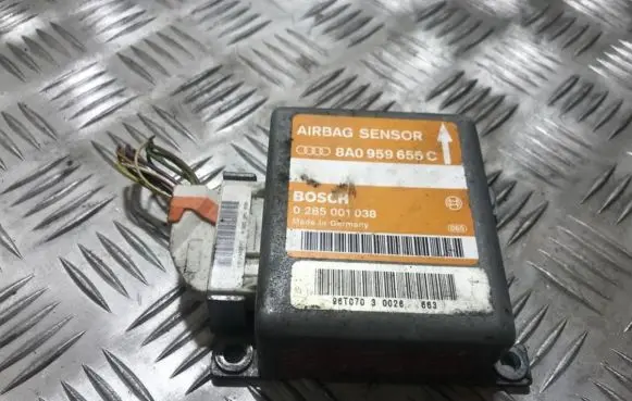 Audi A4 S4 B5 8D Airbag control unit/module 8a0959655c 0285001038
