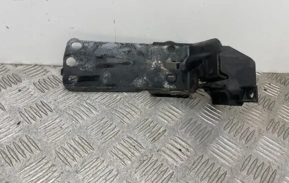 BMW 3 E92 E93 Radiator support slam panel bracket 7117811 51647117811