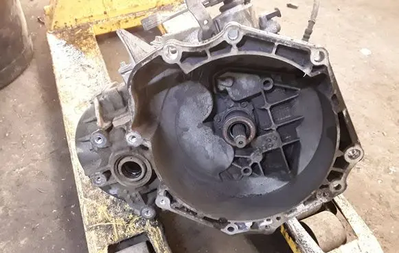 Opel Meriva B Manual 6 speed gearbox 55194293