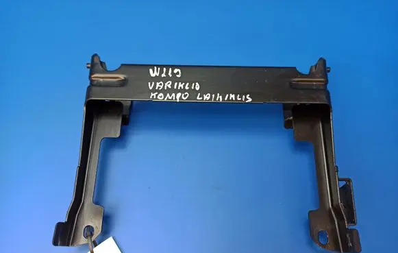 Mercedes-Benz E W211 Other engine bay part A2115459640