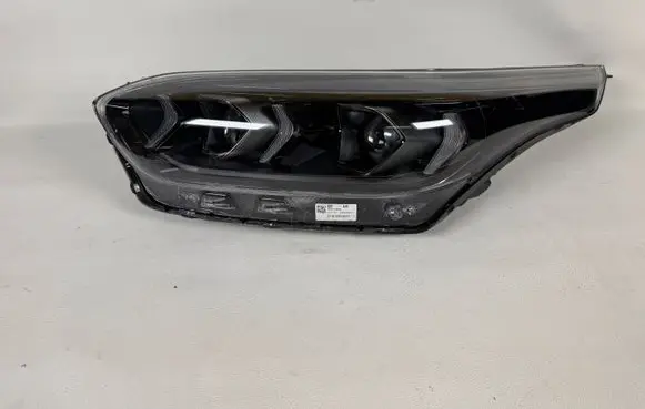 KIA Ceed Headlight/headlamp 92101J750
