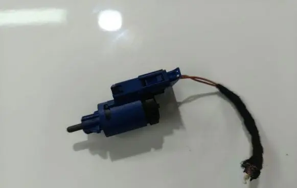 Audi A6 S6 C5 4B Brake pedal sensor switch 1J0927189E