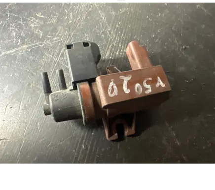Volvo V50 Turbo solenoid valve 70177100