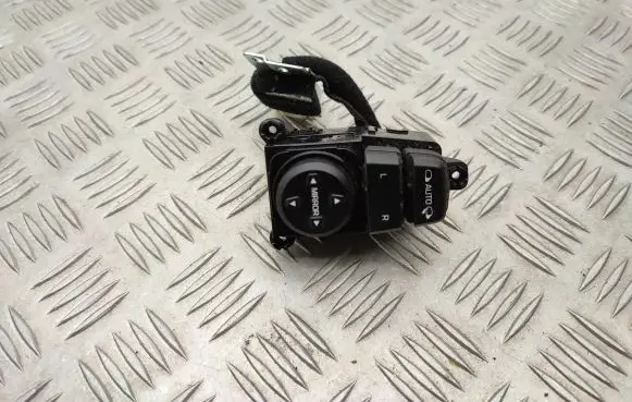 Hyundai Tucson TL Wing mirror switch 93573D3000