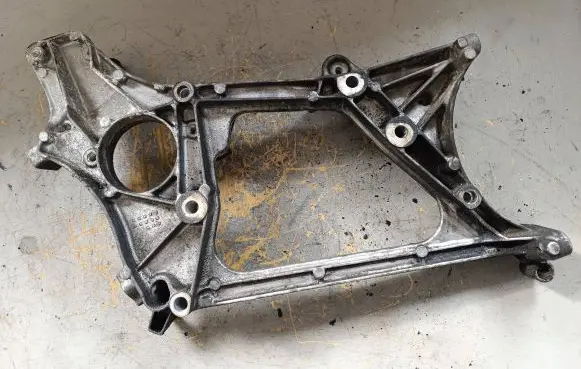 Mercedes-Benz E W212 other engine part A651201 GD01549