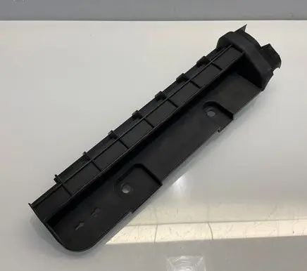 Mercedes-Benz E C207 W207 Other trunk/boot trim element 9918008125