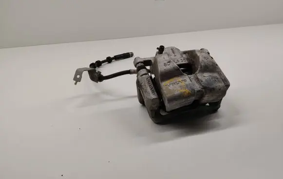 Volvo XC40 Front brake caliper 32329522