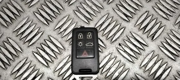 Volvo V70 Ignition key/card 