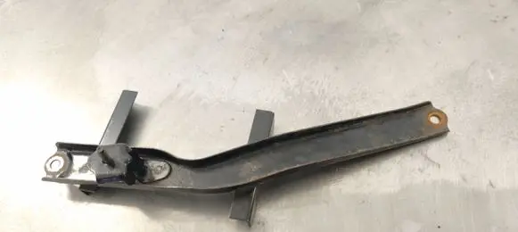Toyota Avensis T250 Battery bracket