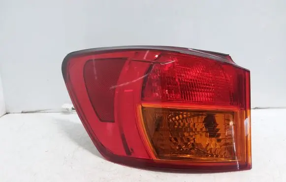 Lexus IS 220D-250-350 Rear/tail lights