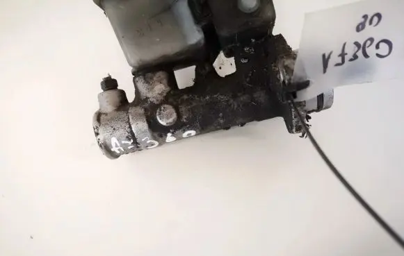 Mazda 323 F Master brake cylinder