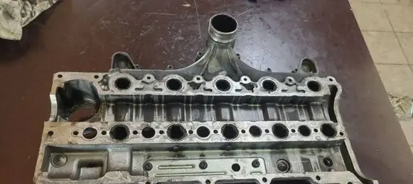 Volvo XC90 Rocker cam cover 08692397