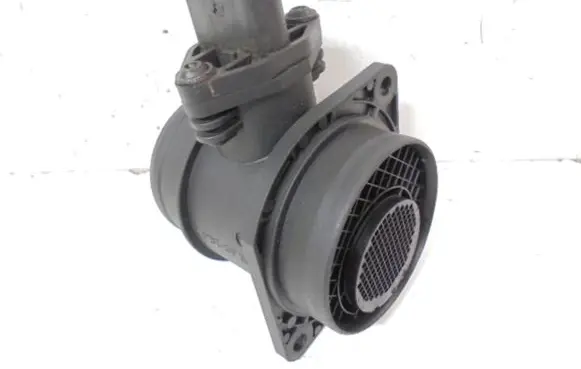Skoda Octavia Mk2 (1Z) Mass air flow meter 038906461B