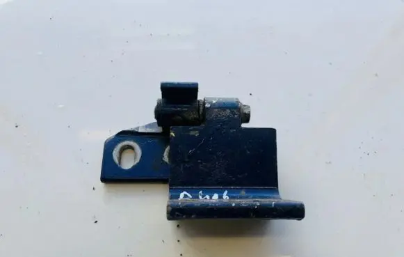 Peugeot 406 Rear door lower hinge