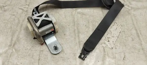 Tesla Model S Front seatbelt 107928201c