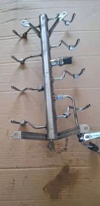 Porsche Panamera (970) Fuel distributor 94811011556 003230055