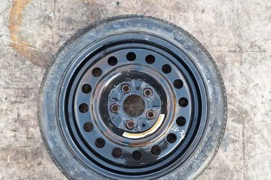 Nissan Altima R16 spare wheel F2662