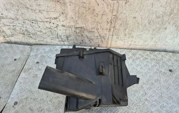 Volvo XC90 Air filter box 30636845