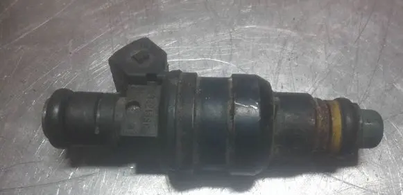 Audi A6 S6 C5 4B Fuel injector 058133551 280150447