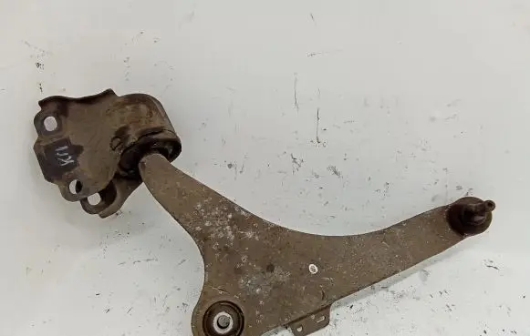 Volvo V70 Front lower control arm/wishbone