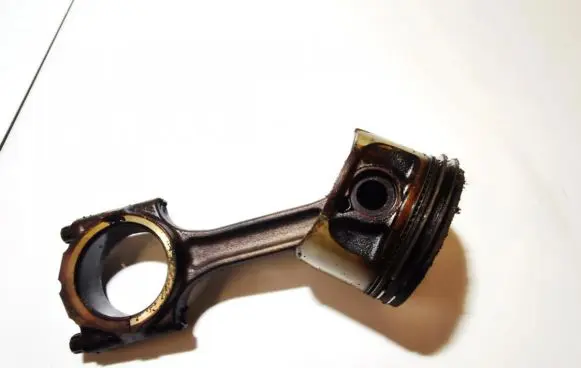 Volvo S40, V40 Piston with connecting rod