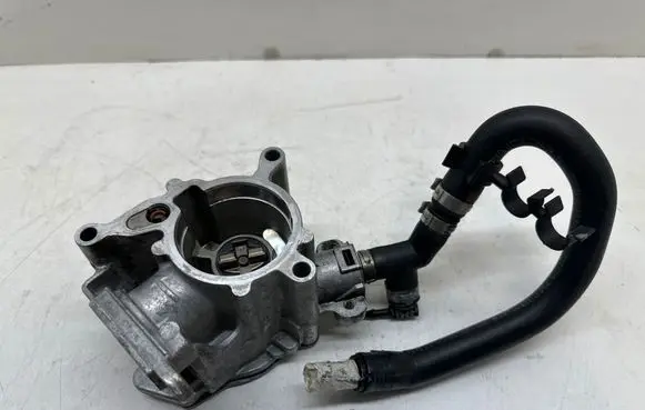 Audi A5 Sportback 8TA Vacuum pump 06J145100C