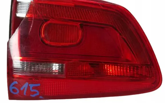 Volkswagen Touran II Tailgate rear/tail lights