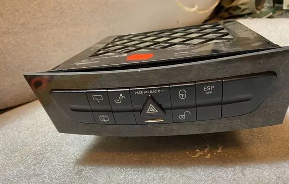 Mercedes-Benz E W211 Engine control unit/module fan 2116800572 A2116800572