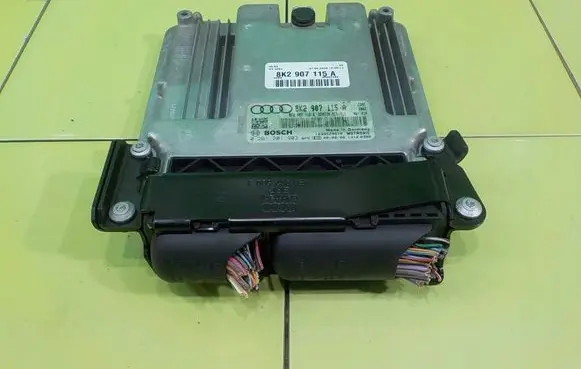 Audi A5 8T 8F Engine control unit/module 8K2907115D