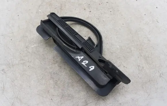 Cup holder front
