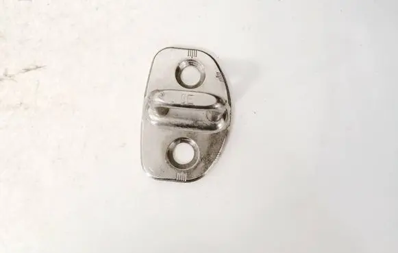 Audi A4 S4 B7 8E 8H Front door lock loop/hook striker 8e0837033