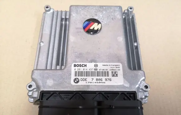 BMW 5 E60 E61 Engine control unit/module 0281014437 170145056 7806976