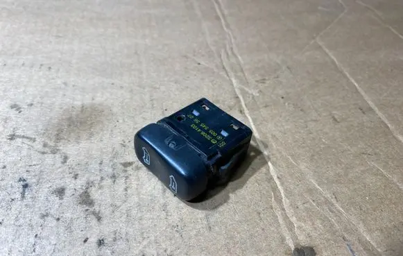 Mercedes-Benz Vario Central locking switch button 0055453607 3208413
