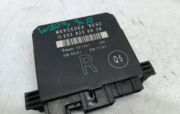 Mercedes-Benz C W203 Door control unit/module 2038206626 351391