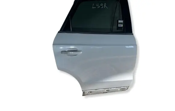 Audi Q3 8U Rear door 