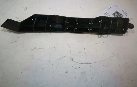 Subaru Legacy Front bumper mounting bracket