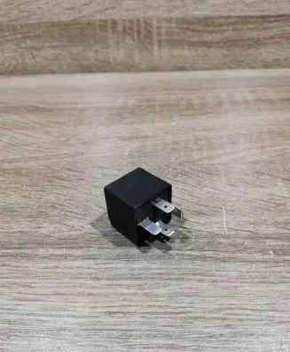 Audi A6 S6 C6 4F Other relay 8K0951253 074811A 643