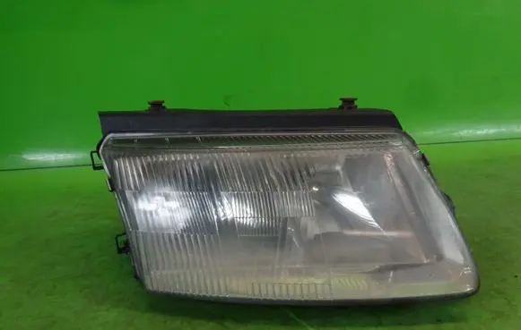 Volkswagen PASSAT B5 Headlight/headlamp
