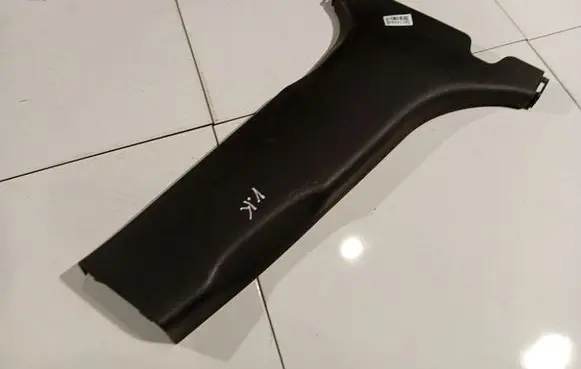 Hyundai i30 (B) pillar trim (top)