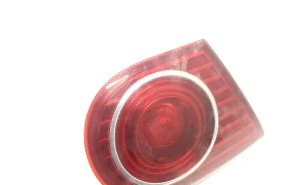 KIA Opirus Tailgate rear/tail lights
